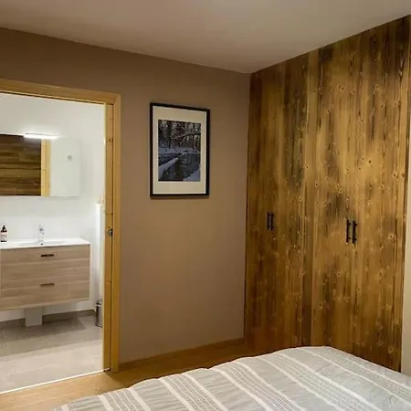 Gorgeous 2 Bedroom, 2 Full Bath, In Apartment! Winner Of 2025 And 2024 Traveller Award!